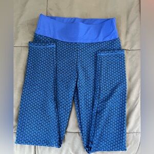 Super cute TikTok style butt scrunch yoga pants